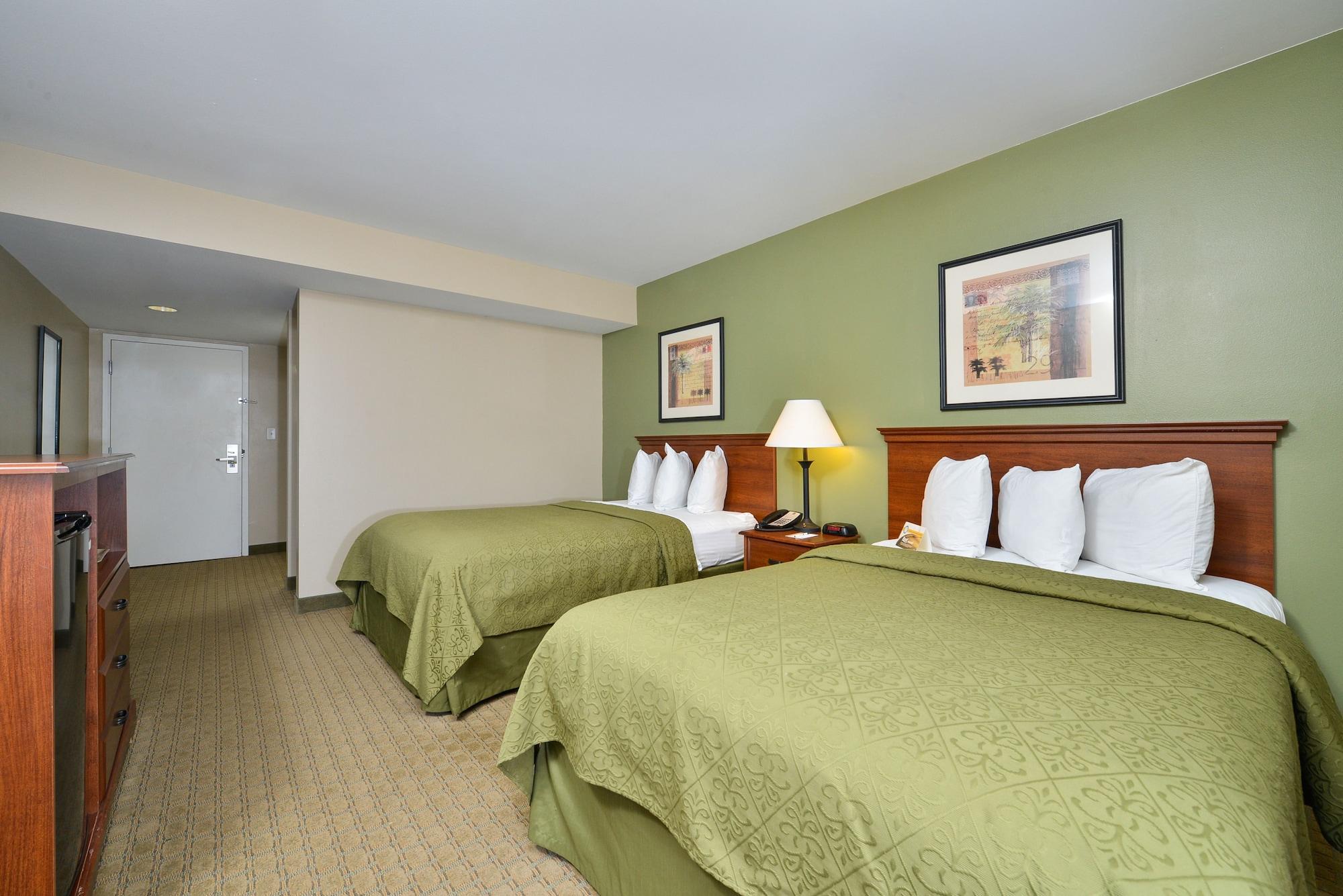 Quality Inn & Suites Tampa-Ybor City Exterior photo